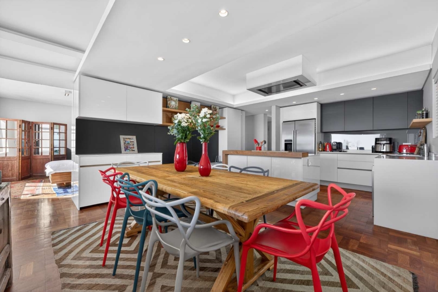 3 Bedroom Property for Sale in Sea Point Western Cape